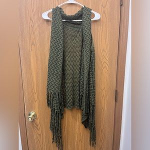 Brand Unknown. High-low knitted cardigan with frayed bottom. Size Large. Green